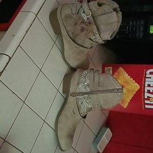 Brand Not rated ankle boots size 9
